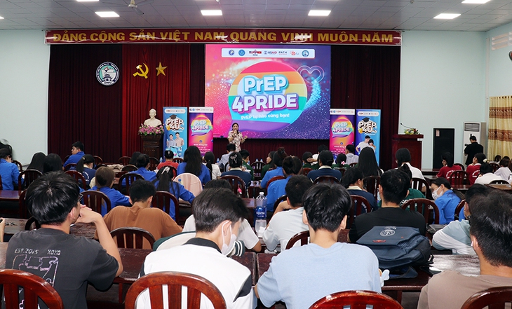 Đồng Nai: Quyết tâm kiểm soát dịch HIV/AIDS, giữ vững thành quả 90-90-95- Ảnh 1. Đồng Nai: Quyết tâm kiểm soát dịch HIV/AIDS, giữ vững thành quả 90-90-95- Ảnh 1.
