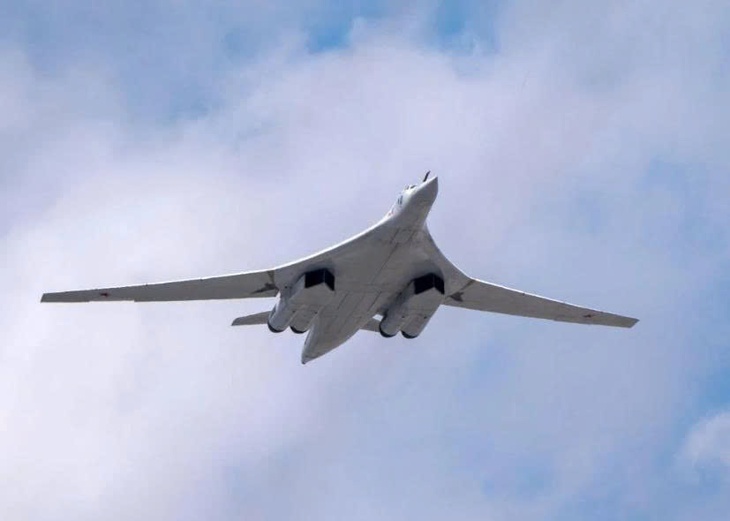 Vì sao Nga hồi sinh 'Thiên nga trắng' Tu-160 từ thời Liên Xô?- Ảnh 1.
