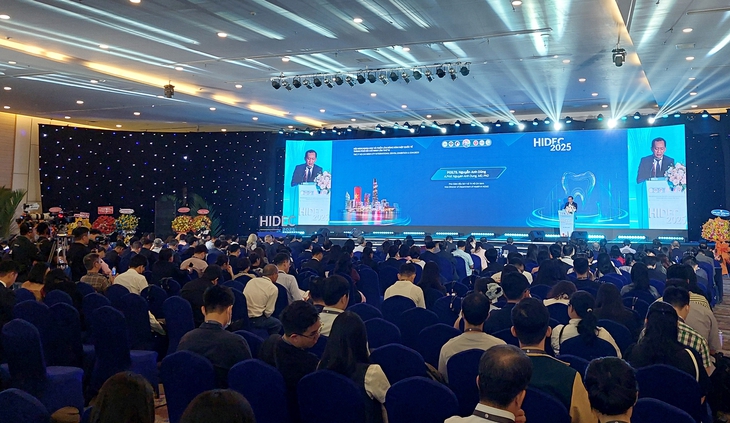 Hơn 1.000 chuyên gia tham dự sự kiện khoa học lớn nhất ngành Răng Hàm Mặt Việt Nam 2025- Ảnh 4. Hơn 1.000 chuyên gia tham dự sự kiện khoa học lớn nhất ngành Răng Hàm Mặt Việt Nam 2025- Ảnh 4.