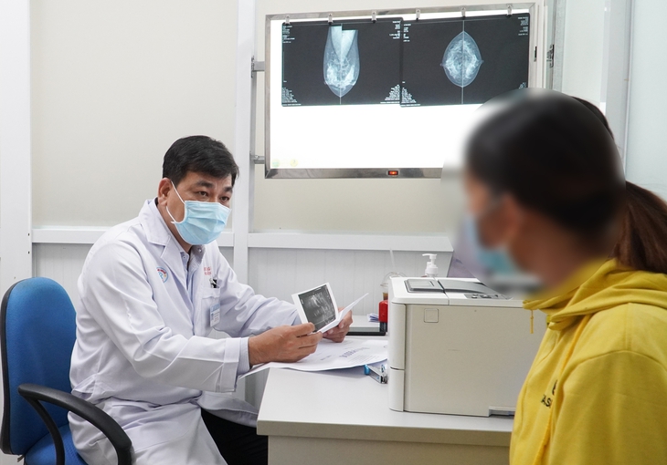 Ca phẫu thuật ít xâm lấn tái tạo vú đầu tiên ở người ghép thận tại Việt Nam- Ảnh 2. Ca phẫu thuật ít xâm lấn tái tạo vú đầu tiên ở người ghép thận tại Việt Nam- Ảnh 2.