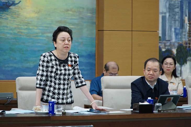 Đại biểu Quốc hội: Cần cơ chế đặc thù về tiền lương, phụ cấp cho nhân viên y tế- Ảnh 3.