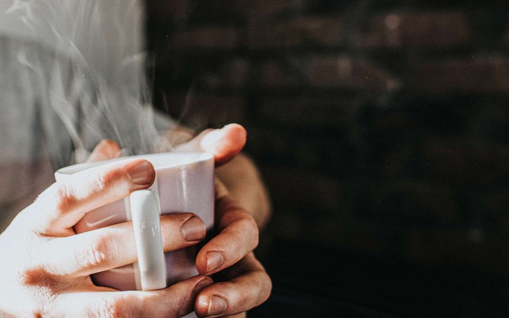 Nguy cơ bùng phát gout khi trời trở lạnh: 4 loại đồ uống hỗ trợ đào thải axit uric hiệu quả