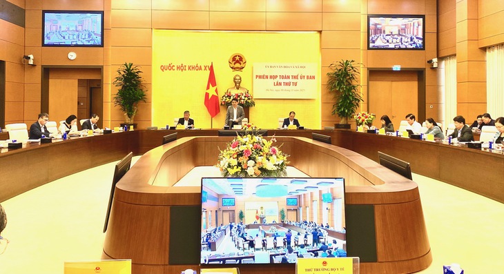 Đề xuất ‘hành hung nhân viên y tế có thể bị xử lý hình sự như chống người thi hành công vụ, buộc xin lỗi công khai’- Ảnh 1.