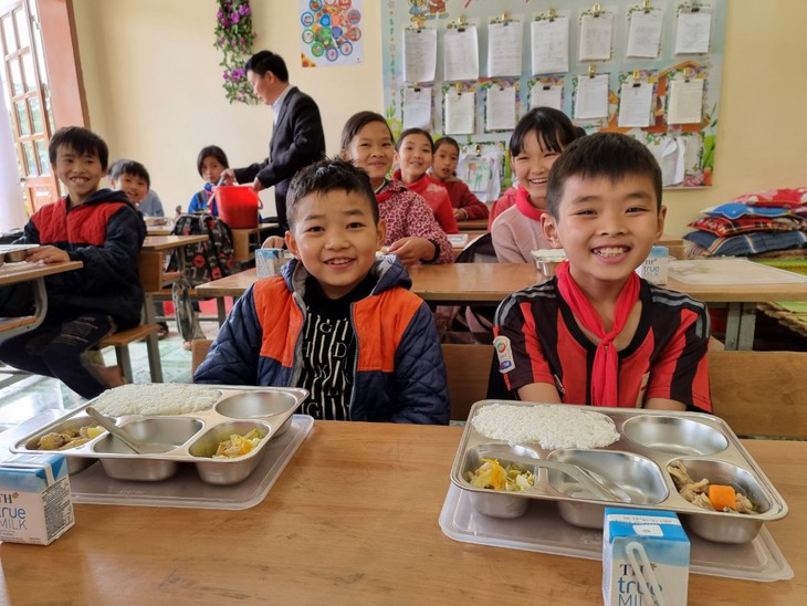 Nhu cầu dinh dưỡng và tính cân đối của khẩu phần cho học sinh tiểu học- Ảnh 4. Nhu cầu dinh dưỡng và tính cân đối của khẩu phần cho học sinh tiểu học- Ảnh 4.