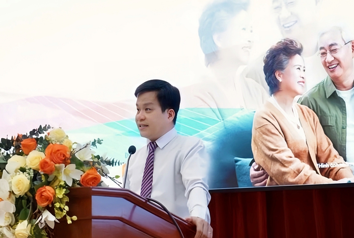 Trung tâm Kiểm soát bệnh tật TPHCM thúc đẩy mở rộng tiêm chủng cho người cao tuổi và người có bệnh nền,- Ảnh 1. Trung tâm Kiểm soát bệnh tật TPHCM thúc đẩy mở rộng tiêm chủng cho người cao tuổi và người có bệnh nền,- Ảnh 1.