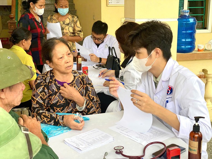 Bác sĩ dùng AI sàng lọc miễn phí bệnh thận mạn và tim mạch cho 1.000 người dân Ninh Bình- Ảnh 4.