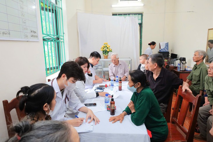 Bác sĩ dùng AI sàng lọc miễn phí bệnh thận mạn và tim mạch cho 1.000 người dân Ninh Bình- Ảnh 5.