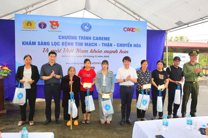 Bác sĩ dùng AI sàng lọc miễn phí bệnh thận mạn và tim mạch cho 1.000 người dân Ninh Bình- Ảnh 7.