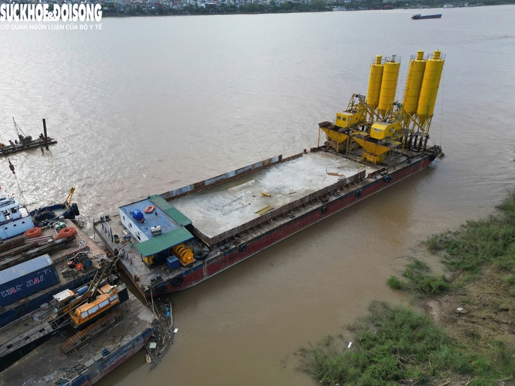 Khu vực xây dựng cầu Trần Hưng Đạo sau 1 tháng thi công- Ảnh 6.