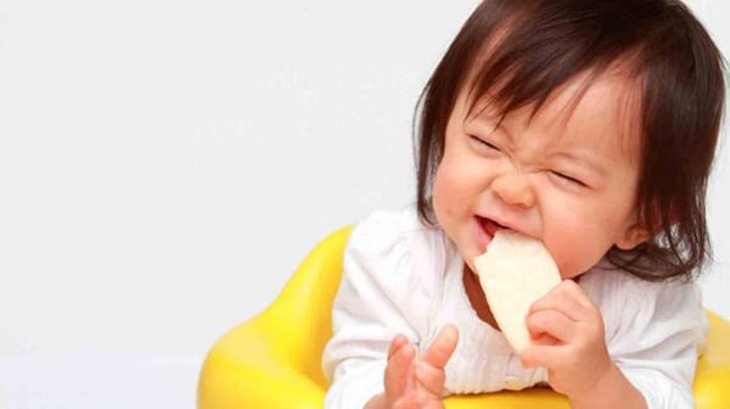 Thức ăn dặm tiện lợi, cứu tinh hay cạm bẫy?- Ảnh 1.