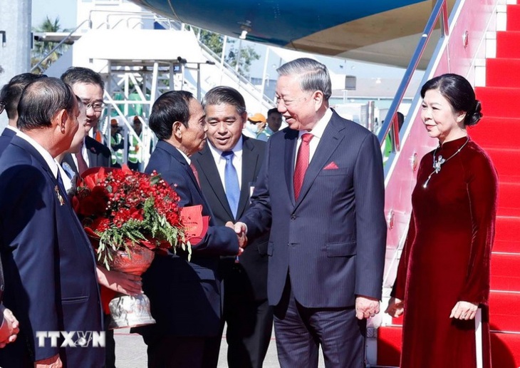 Tổng Bí thư Tô Lâm và Phu nhân đến Vientiane, bắt đầu thăm cấp Nhà nước tới Lào- Ảnh 1. Tổng Bí thư Tô Lâm và Phu nhân đến Vientiane, bắt đầu thăm cấp Nhà nước tới Lào- Ảnh 1.
