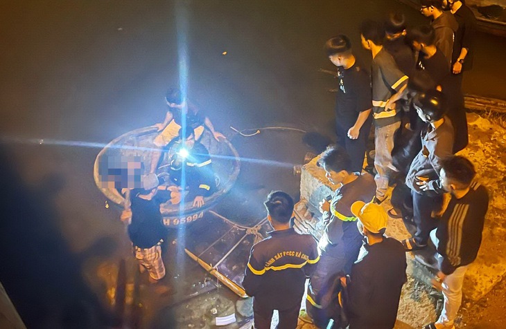 Người thân thanh niên được cứu từ vụ nhảy cầu viết thư cảm ơn cảnh sát- Ảnh 1.