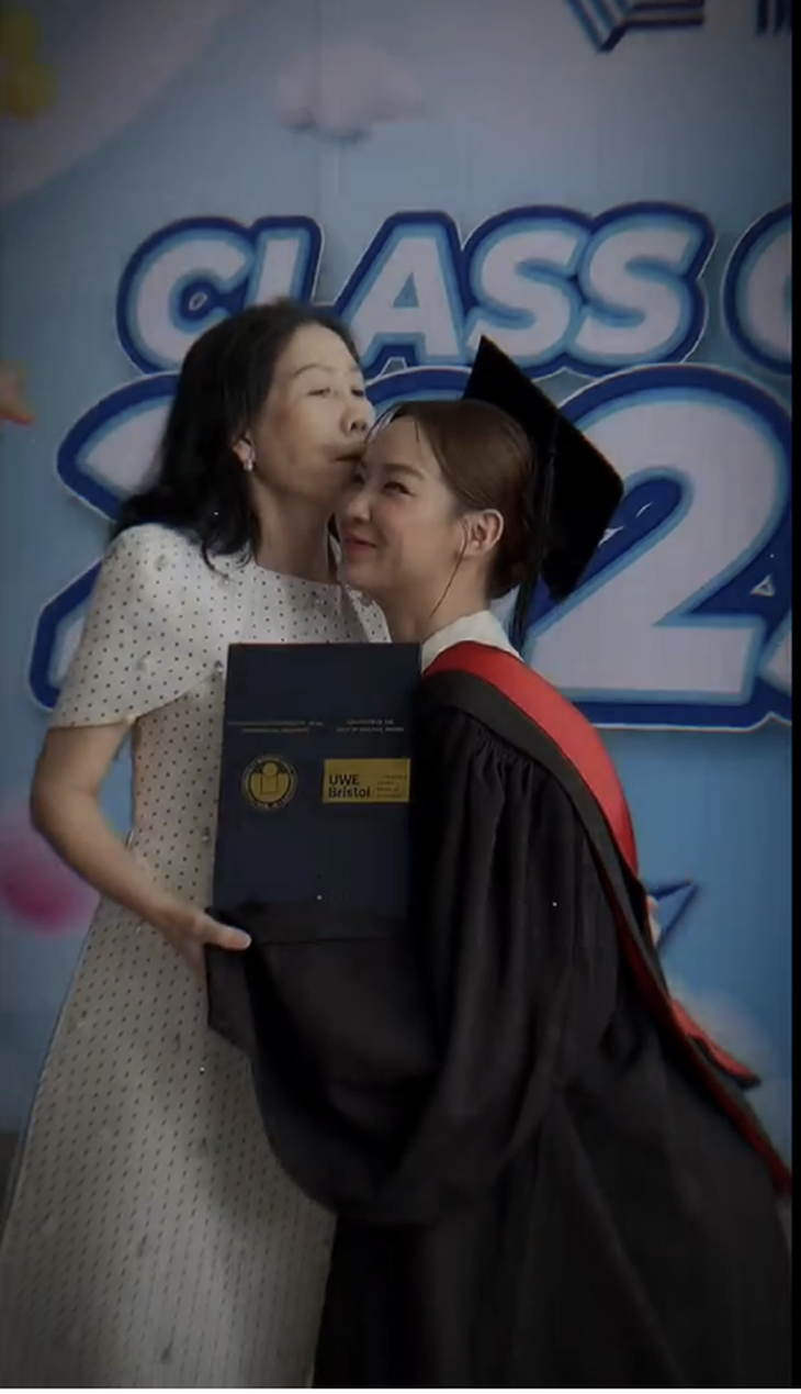 Mẹ đẻ Hoa hậu Bảo Ngọc gây chú ý trong ngày đặc biệt của con gái- Ảnh 11.