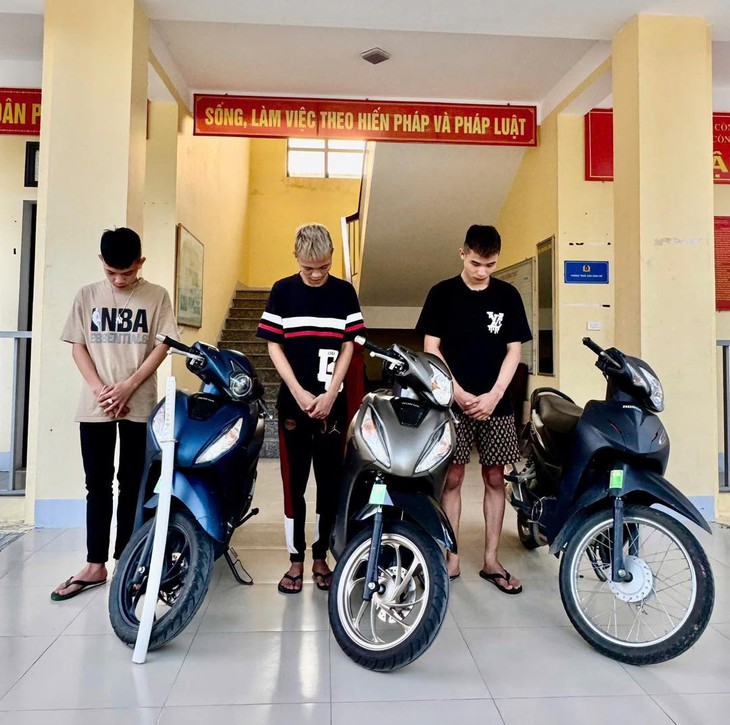 Vô cớ đánh người rồi chiếm đoạt xe máy- Ảnh 1.
