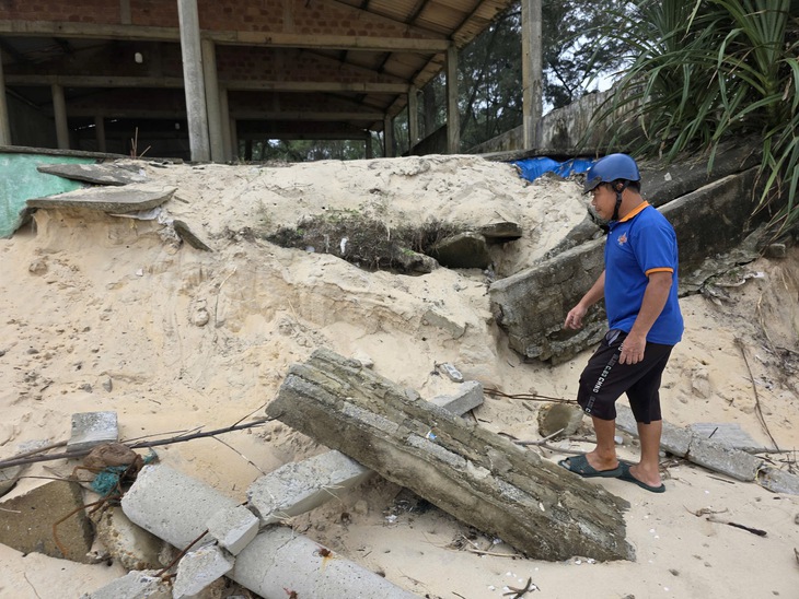 Biển 'ngoạm' bờ, phá tuyến kè hàng chục tỷ, 'ăn' dần rừng phi lao ở Quảng Trị- Ảnh 6.