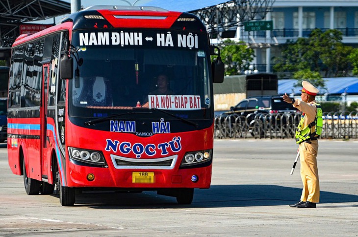 Bắt đầu thực hiện kế hoạch kiểm tra, xử lý vi phạm xe khách trên các tuyến cao tốc- Ảnh 1.