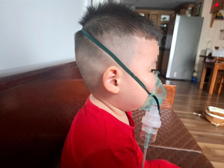 Cả nhà bị viêm đường hô hấp giữa mùa ô nhiễm không khí- Ảnh 1.