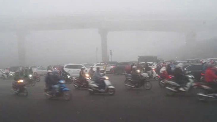 TP Hà Nội yêu cầu công trình xây dựng phải che chắn kỹ, phun sương giảm bụi- Ảnh 2.