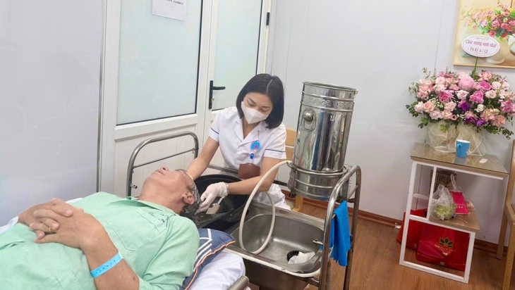 Tri ân người bệnh từ những điều nhỏ bé, chạm đến trái tim- Ảnh 3. Tri ân người bệnh từ những điều nhỏ bé, chạm đến trái tim- Ảnh 3.