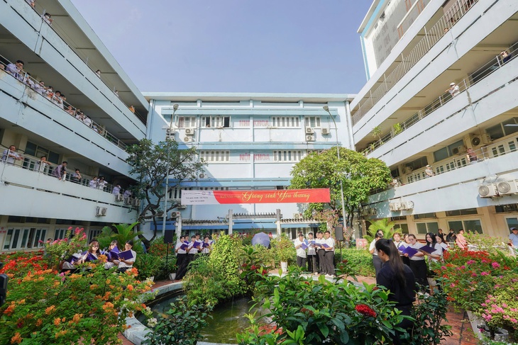 Giáng sinh ấm áp, lan tỏa yêu thương tại bệnh viện- Ảnh 6.