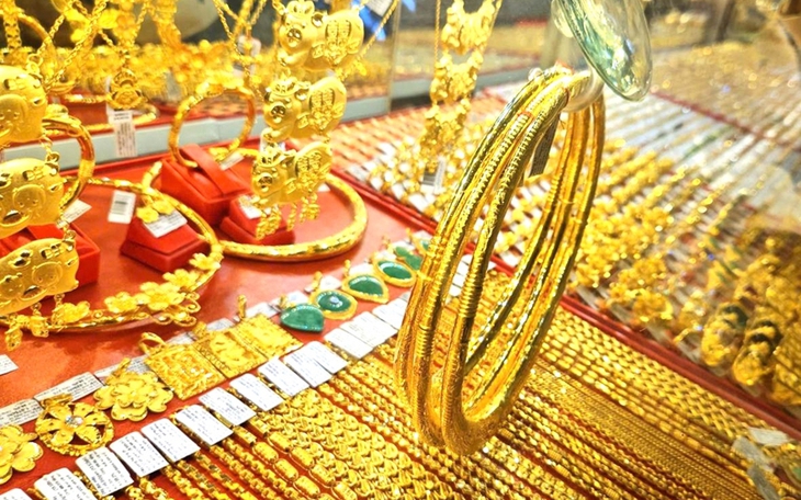 Giá vàng hôm nay ngày 13/12 trong tăng ngoài giảm