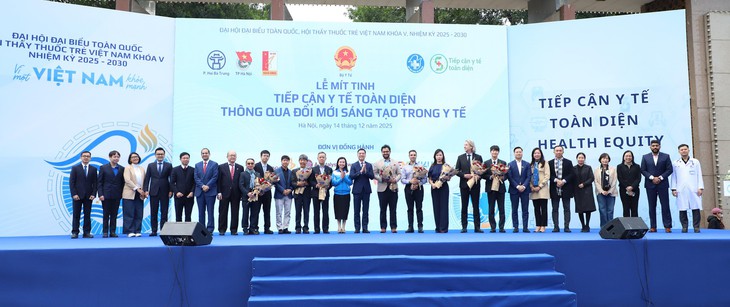Y tế thông minh đưa dịch vụ chất lượng cao đến tận nơi người dân sinh sống- Ảnh 2. Y tế thông minh đưa dịch vụ chất lượng cao đến tận nơi người dân sinh sống- Ảnh 2.