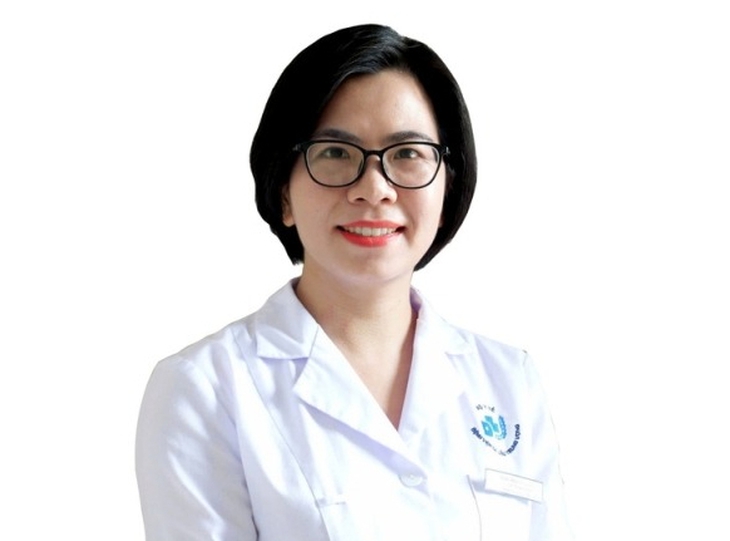 Rụng tóc ồ ạt, vuốt là rụng: Khi nào cần đi khám?- Ảnh 1.