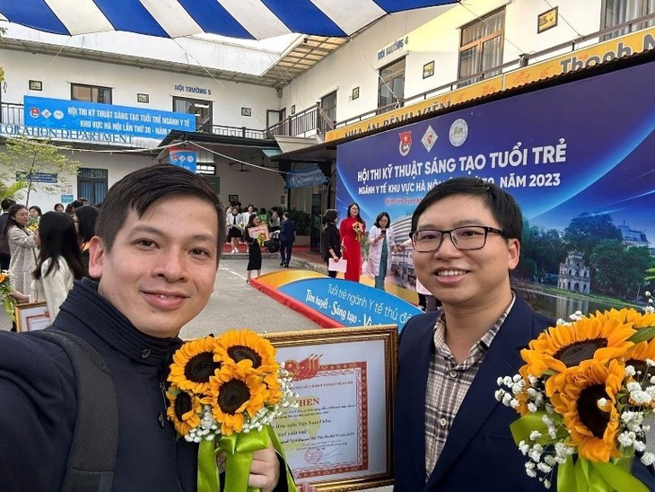 Bác sĩ trẻ Hà Nội mang kỹ thuật trẻ hóa 'không sẹo' ra mắt tại Hội thi kỹ thuật sáng tạo- Ảnh 1. Bác sĩ trẻ Hà Nội mang kỹ thuật trẻ hóa 'không sẹo' ra mắt tại Hội thi kỹ thuật sáng tạo- Ảnh 1.