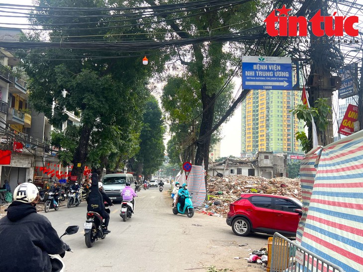 Giải phóng mặt bằng Vành đai 1: Hai bệnh viện lớn sắp ra mặt đường- Ảnh 1. Giải phóng mặt bằng Vành đai 1: Hai bệnh viện lớn sắp ra mặt đường- Ảnh 1.