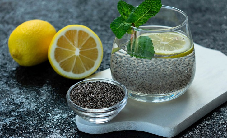 Điều gì xảy ra khi uống nước chanh và hạt chia mỗi sáng?- Ảnh 1.