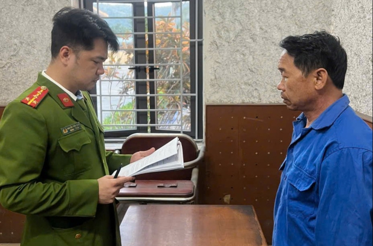Không dừng xe đo nồng độ cồn, tài xế tông bị thương 2 CSGT- Ảnh 1.