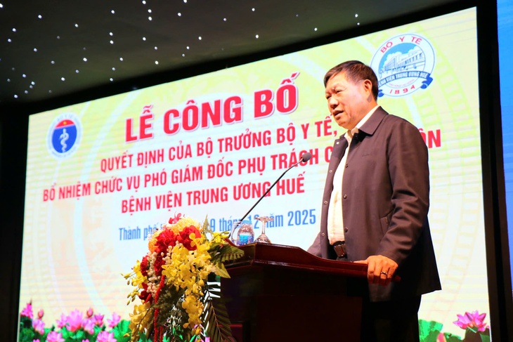 Bộ Y tế bổ nhiệm Phó Giám đốc phụ trách chuyên môn Bệnh viện Trung ương Huế- Ảnh 1. Bộ Y tế bổ nhiệm Phó Giám đốc phụ trách chuyên môn Bệnh viện Trung ương Huế- Ảnh 1.