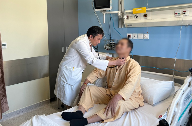 Can thiệp tim mạch khẩn cấp cứu sống ca nhồi máu cơ tim tối cấp chuyển đến từ giàn khoan- Ảnh 1. Can thiệp tim mạch khẩn cấp cứu sống ca nhồi máu cơ tim tối cấp chuyển đến từ giàn khoan- Ảnh 1.