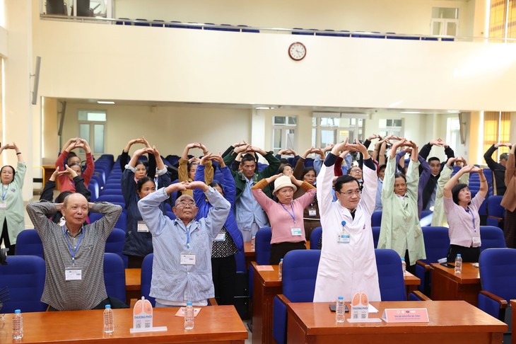 Tăng cường chăm sóc toàn diện cho bệnh nhân ung thư phổi từ mô hình Câu lạc bộ 'Thương Phổi'- Ảnh 2. Tăng cường chăm sóc toàn diện cho bệnh nhân ung thư phổi từ mô hình Câu lạc bộ 'Thương Phổi'- Ảnh 2.