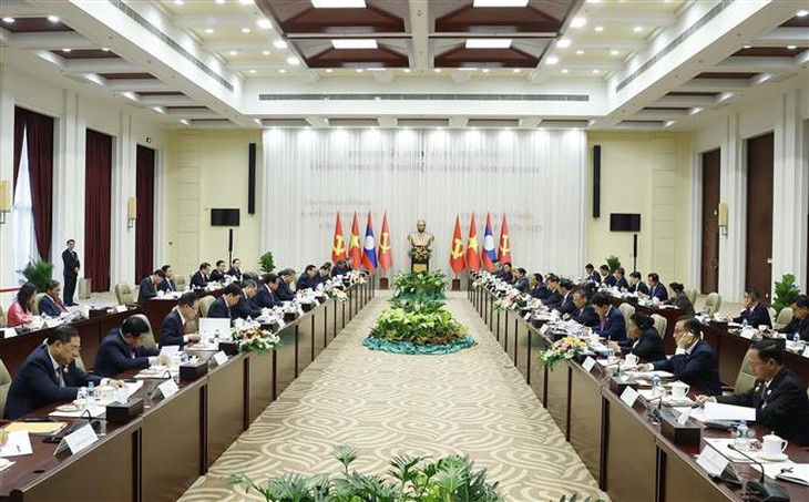 Tổng Bí thư Tô Lâm và Phu nhân kết thúc tốt đẹp chuyến thăm cấp Nhà nước tới Lào- Ảnh 4. Tổng Bí thư Tô Lâm và Phu nhân kết thúc tốt đẹp chuyến thăm cấp Nhà nước tới Lào- Ảnh 4.