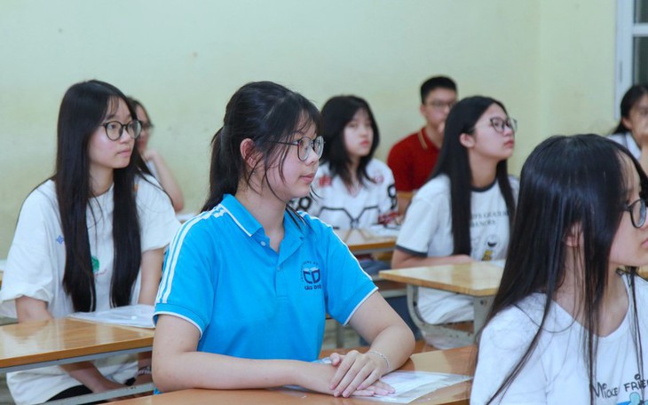Cuộc đua vào lớp 10 nóng lên: Lịch học kín đặc, môn thi thứ ba vẫn là ẩn số