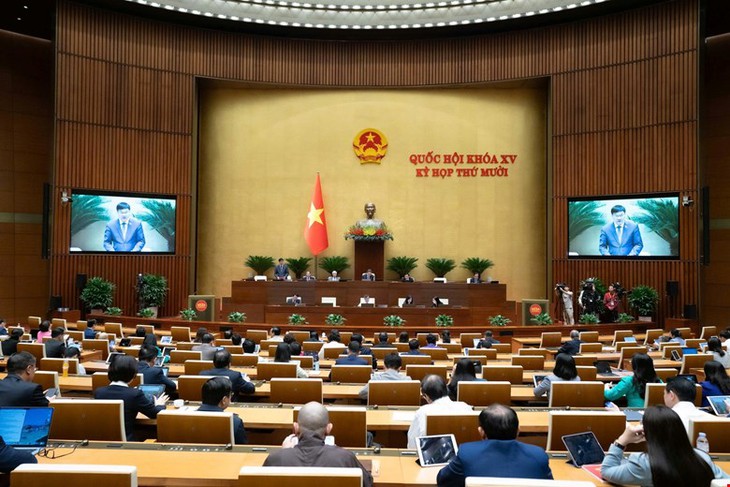 Nhiều ĐBQH đề nghị quan tâm lương, phụ cấp để giữ chân nhân viên y tế tuyến cơ sở- Ảnh 1. Nhiều ĐBQH đề nghị quan tâm lương, phụ cấp để giữ chân nhân viên y tế tuyến cơ sở- Ảnh 1.