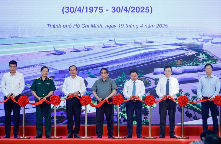 Thủ tướng yêu cầu khẩn trương chuẩn bị Lễ khánh thành, khởi công các dự án lớn chào mừng Đại hội XIV của Đảng- Ảnh 1.