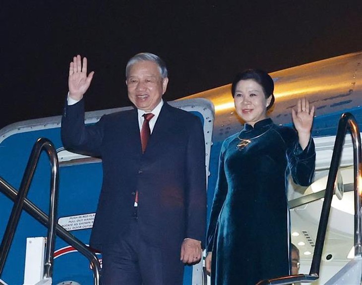 Tổng Bí thư Tô Lâm và Phu nhân kết thúc tốt đẹp chuyến thăm cấp Nhà nước tới Lào- Ảnh 2. Tổng Bí thư Tô Lâm và Phu nhân kết thúc tốt đẹp chuyến thăm cấp Nhà nước tới Lào- Ảnh 2.
