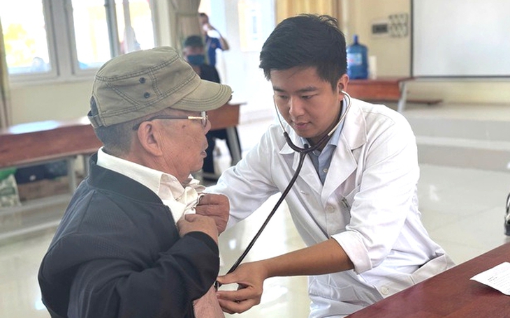Trăn trở của bác sĩ tim mạch vừa về từ rốn lũ Đắk Lắk