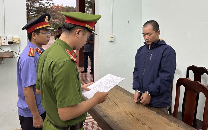 Khởi tố người chồng sát hại vợ vì bị từ chối ly hôn