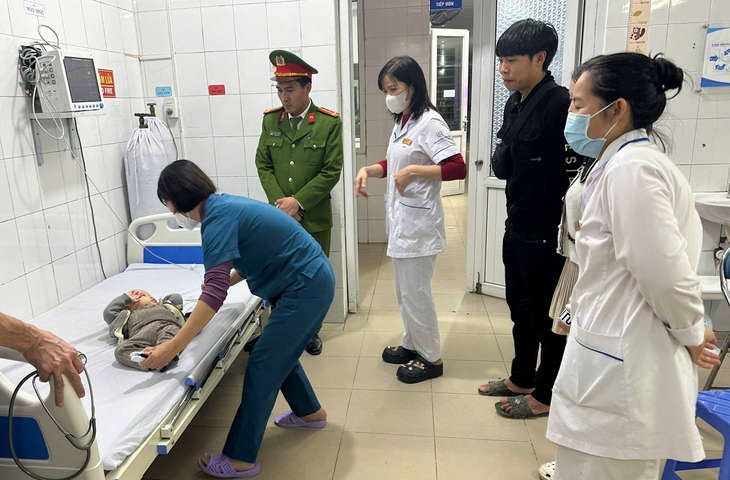 Bé trai 1 tuổi bị hóc dị vật tại chương trình xiếc- Ảnh 1. Bé trai 1 tuổi bị hóc dị vật tại chương trình xiếc- Ảnh 1.