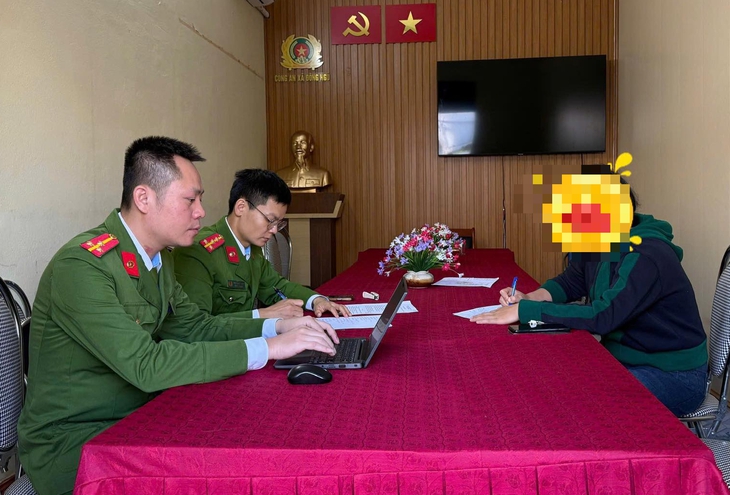 'Nghe lỏm' có vụ bắt cóc trẻ con, người phụ nữ vội đăng Facebook để tăng tương tác- Ảnh 1. 'Nghe lỏm' có vụ bắt cóc trẻ con, người phụ nữ vội đăng Facebook để tăng tương tác- Ảnh 1.