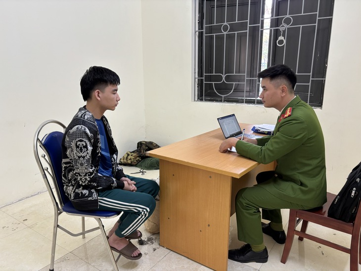 Em gái và anh trai cùng bị bắt vì lừa đảo- Ảnh 2.