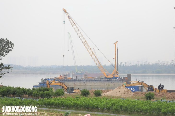 Hiện trạng cầu hơn 11.800 tỷ đồng, kết nối Hà Nội với Hưng Yên sau 4 tháng thi công- Ảnh 4. Hiện trạng cầu hơn 11.800 tỷ đồng, kết nối Hà Nội với Hưng Yên sau 4 tháng thi công- Ảnh 4.