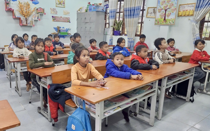 Vụ 40 học sinh nhập viện: Quảng Trị bố trí ăn, ở cho học sinh sau khi xử lý cán bộ liên quan- Ảnh 2. Vụ 40 học sinh nhập viện: Quảng Trị bố trí ăn, ở cho học sinh sau khi xử lý cán bộ liên quan- Ảnh 2.
