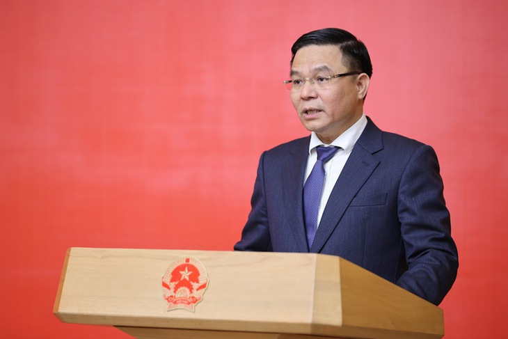 Thủ tướng trao Quyết định giao Quyền Bộ trưởng Bộ Công Thương cho ông Lê Mạnh Hùng- Ảnh 4.