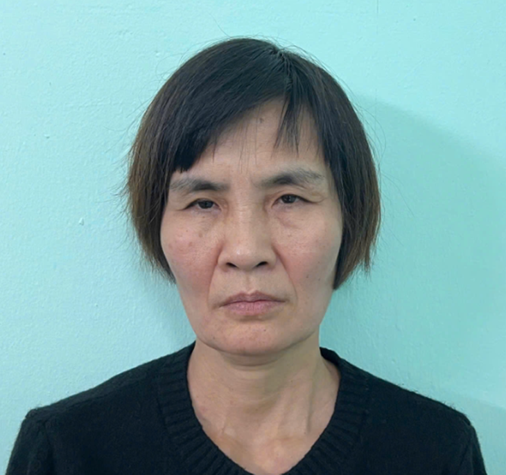 Ép nữ sinh quỳ xin lỗi khi đòi lại đồ rơi, tạm giữ hình sự Phương Thị Nga - Ảnh 1. Ép nữ sinh quỳ xin lỗi khi đòi lại đồ rơi, tạm giữ hình sự Phương Thị Nga - Ảnh 1.
