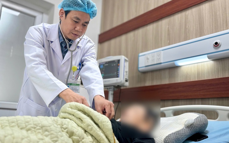 Sốt xuất huyết diễn biến nguy kịch ở bệnh nhân có nhiều bệnh nền- Ảnh 3.