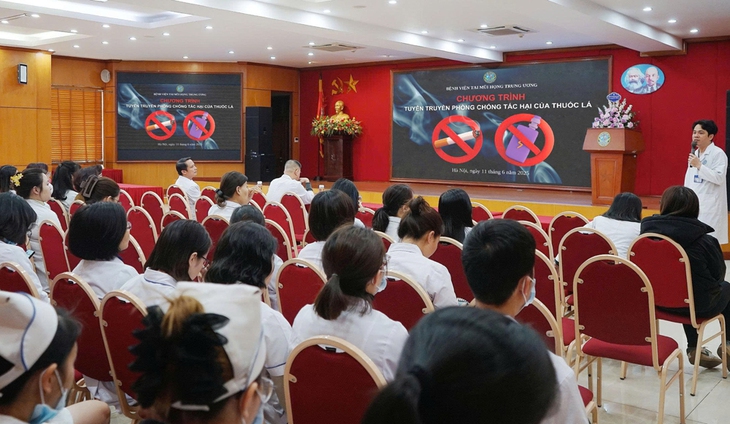 Cuộc thi 'Cơ sở y tế không khói thuốc lá': Không gian điều trị trong lành giúp nâng cao chất lượng khám, chữa bệnh- Ảnh 4. Cuộc thi 'Cơ sở y tế không khói thuốc lá': Không gian điều trị trong lành giúp nâng cao chất lượng khám, chữa bệnh- Ảnh 4.
